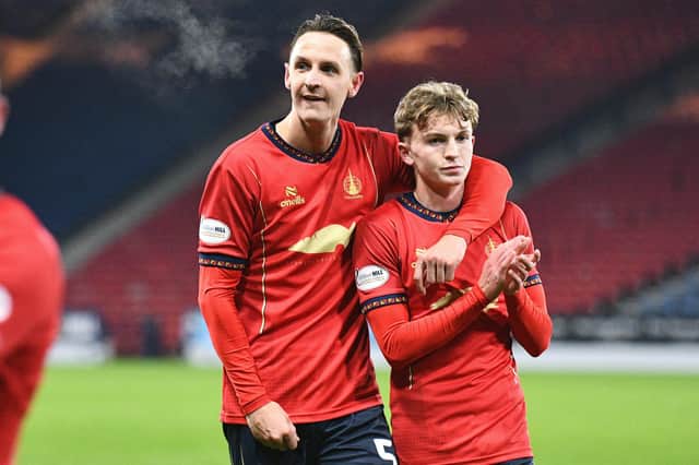 22-11-2024. Picture Michael Gillen. GLASGOW. Hampden Park. Queen's Park FC v Falkirk FC. Season 2024 - 2025. SPFL William Hill Championship. Match Day 15. Liam Henderson 5 and Finn Yeats 2 at the end of the game.