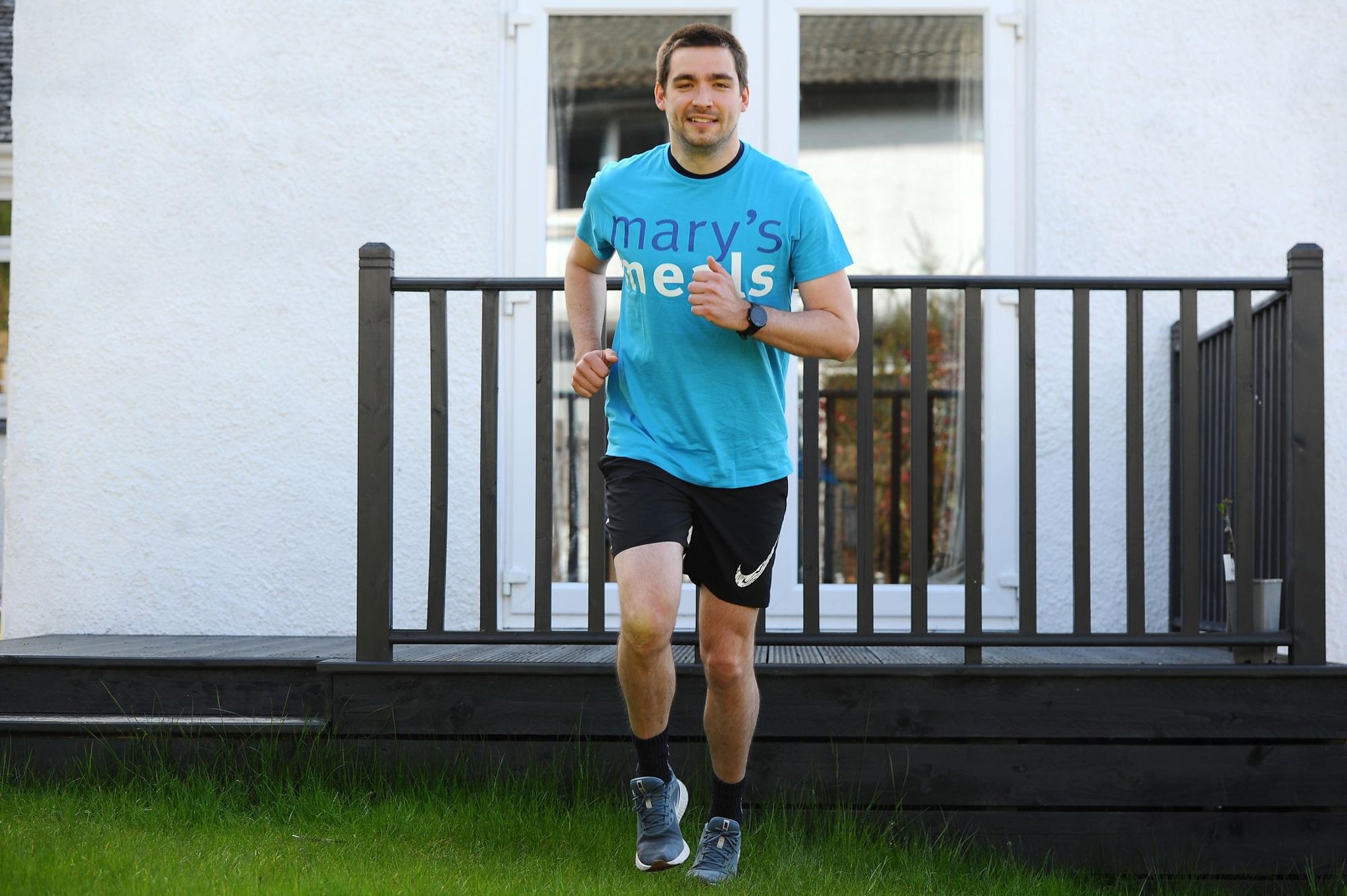 Wallacestone man running four miles every four hours over weekend to support Mary's Meals
