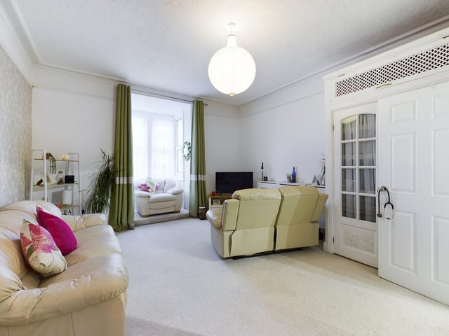 This one bedroom flat in Victoria Road North, Southsea, is on sale for £170,000. It is listed by Chinneck Shaw.