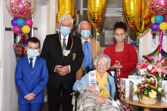 Pearl Shirra with family members and Provost Billy Buchanan at her 100th birthday celebrations (Pic: Lisa Evans)