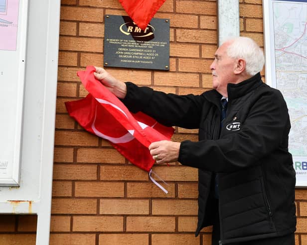 Gerry McCann who was the RMT rep at the time of the tragedy unveiled the memorial plaque. Pic: Michael Gillen