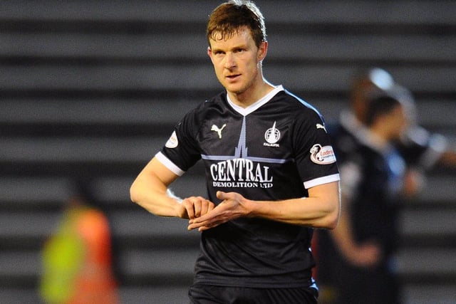 March 1, 2019: Morton 1, Falkirk 1
Falkirk defender Paul Dixon being sent off by referee Andrew Dallas with half an hour left to play after being shown his second yellow card of the game. A 40th-minute Zak Rudden goal earned a point for the Bairns. (Photo: Michael Gillen)