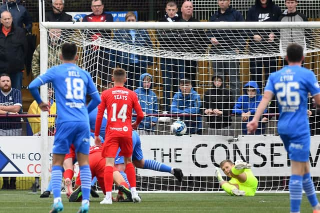 Joe Cardle nets Kelty's opener (Photos: Michael Gillen)