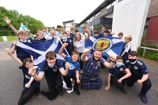 Bo'ness Academy pupils get ready for today's big name