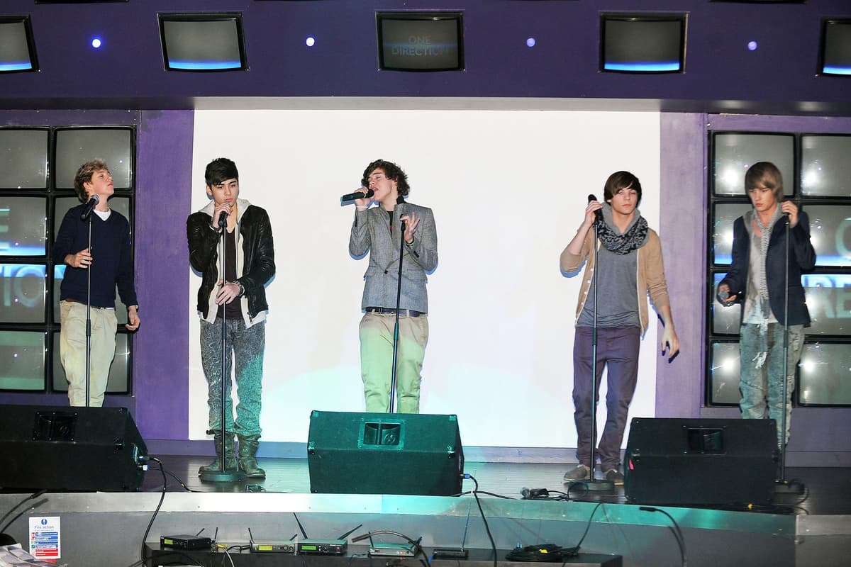 One Direction City 15 pics of One Direction when they played City nightclub in Falkirk