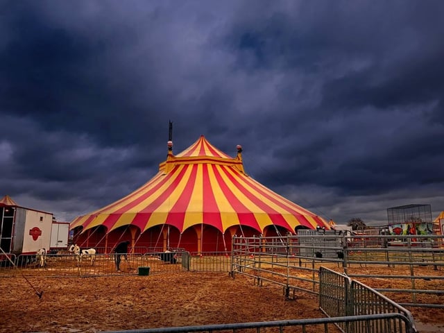 A few days before the arrival of the performers the riggers would appear to erect the big top.
