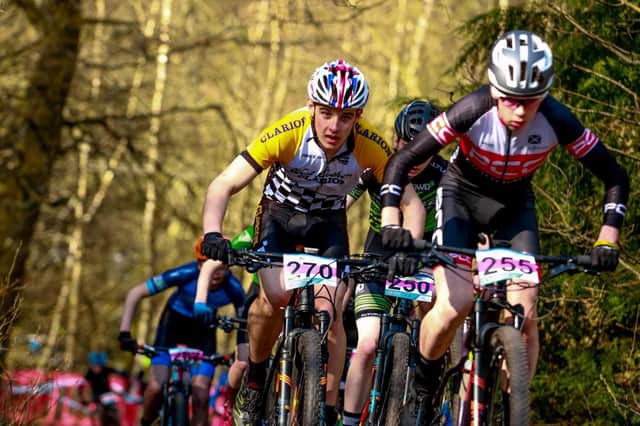 Andrew Turner in race action (Pic by RU Johnson)