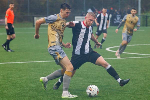 Dunipace making life hard for Berwick Rangers during Saturday's East of Scotland Qualifying Cup fourth round tie (Pics by Mark Ferguson)