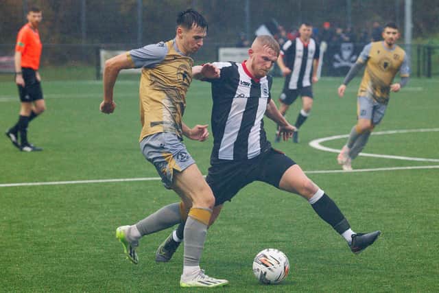 Dunipace making life hard for Berwick Rangers during Saturday's East of Scotland Qualifying Cup fourth round tie (Pics by Mark Ferguson)
