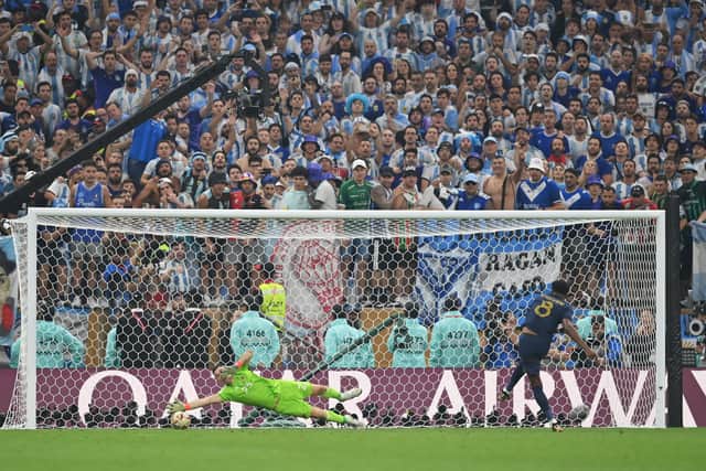 Argentina's Emiliano Martinez helped his team win the World Cup by using a number of the soon-to-be outlawed goalkeeping penalty techniques (Photo: Dan Mullan/Getty Images)
