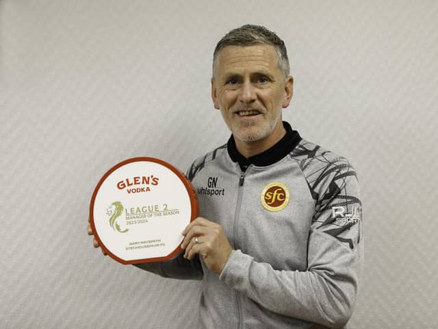 Gary Naysmith with his Glen's League Two Manager of the Season Award (Photo: Stenhousemuir FC/SPFL)