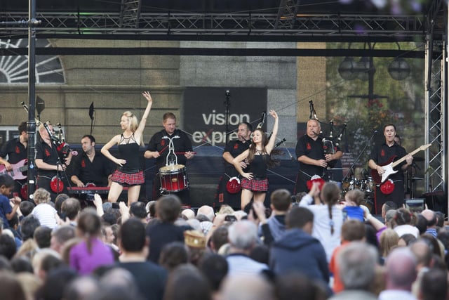 Red Hot Chilli Pipers perform.