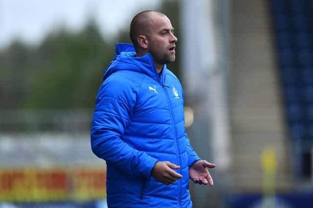 Danny Grainger on the touchline (Pics Michael Gillen)