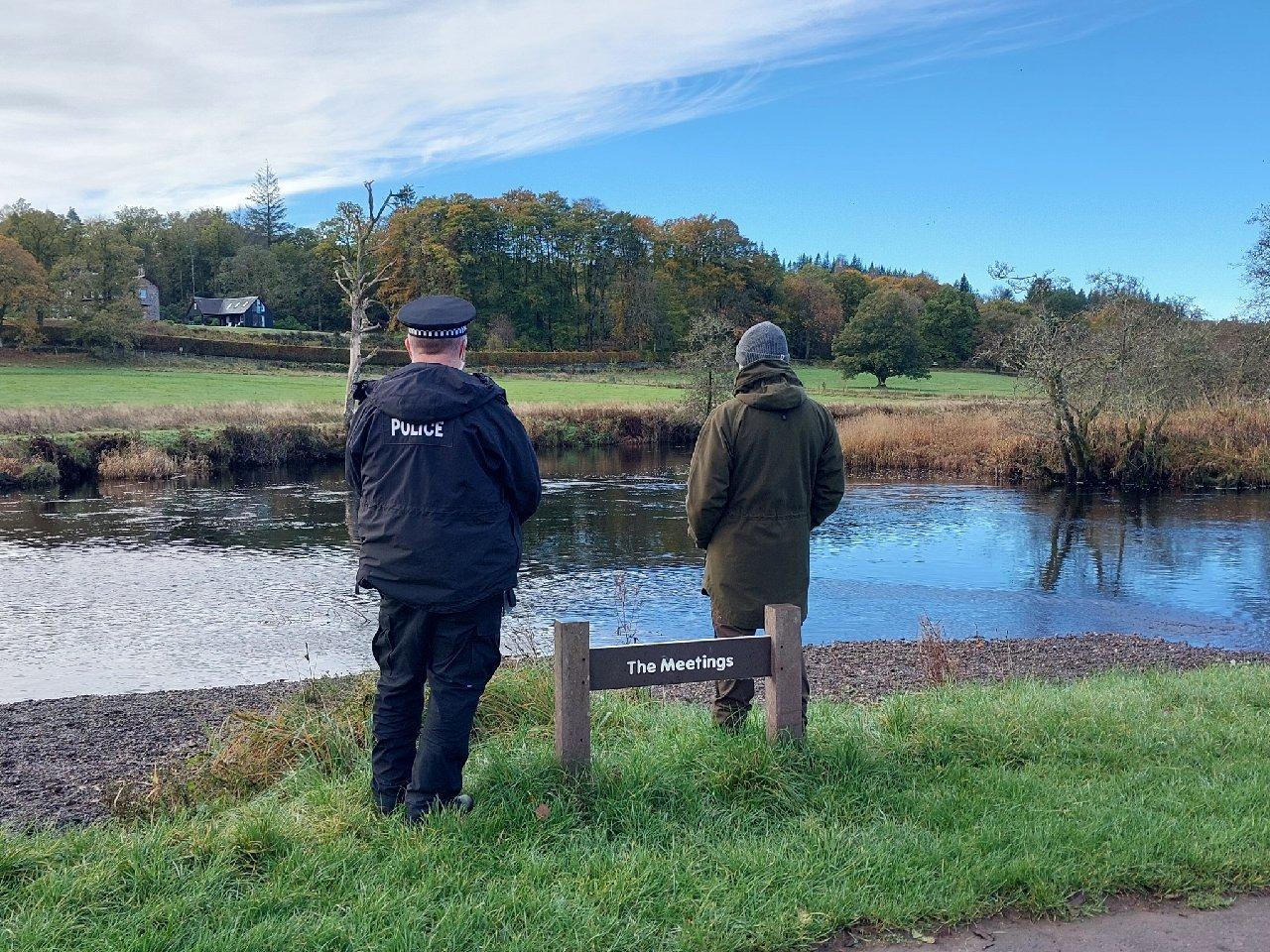 And away: Police and bailiffs work to stop poachers making off with ...