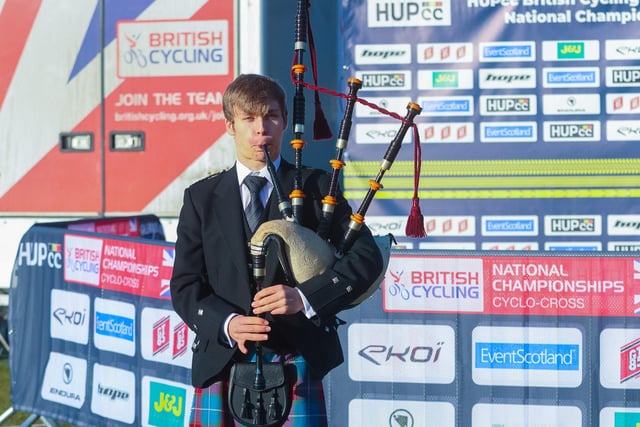 Callan the piper was on hand to give the participants a Scottish welcome.