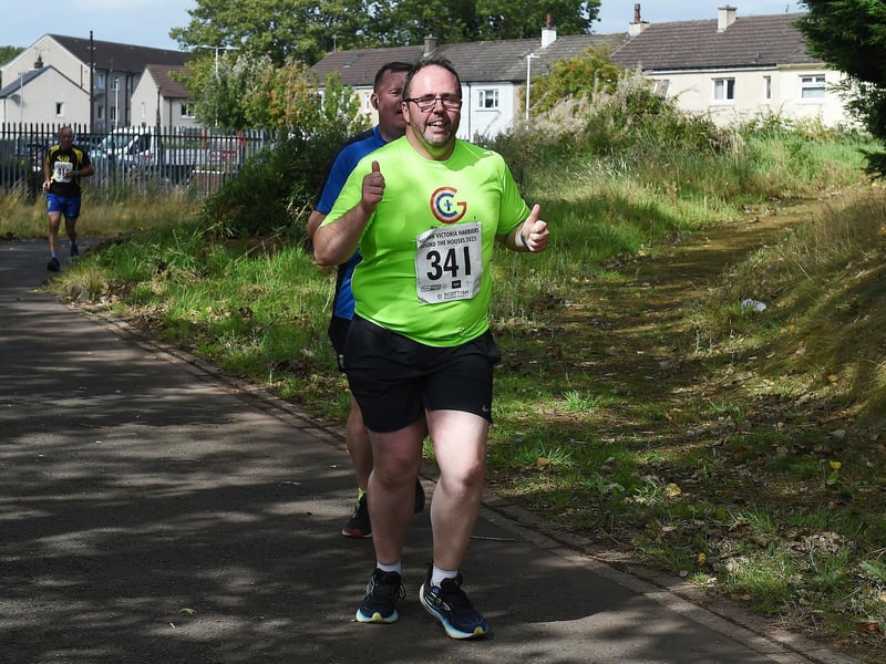 Grangemouth Stadium in sight, runners push on for the final stretch of the Round the Houses 2025 10k Run