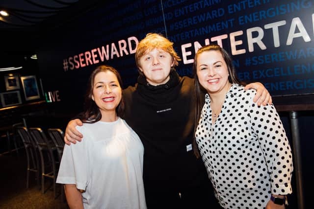 Jilly Webster (left) and her sister Nina Rutherford meet Lewis Capaldi