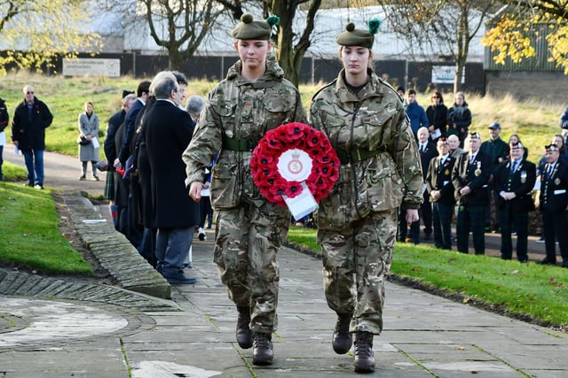 Army Cadets lay a wreath at the Camelon War Memorial