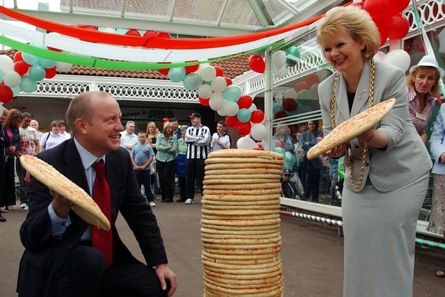 The race to the top for the biggest pizza stack but who can tell us more about this South Tyneside scene from 19 years ago?