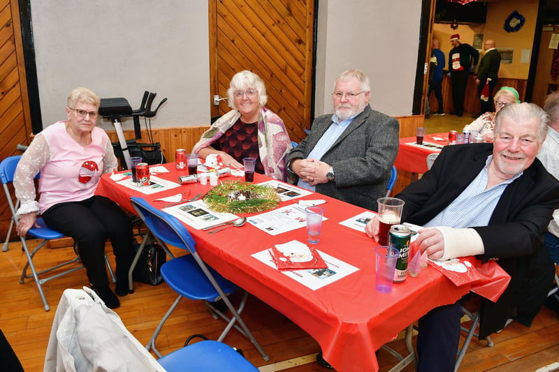 Residents of Carronshore enjoyed a three course meal at the community centre.