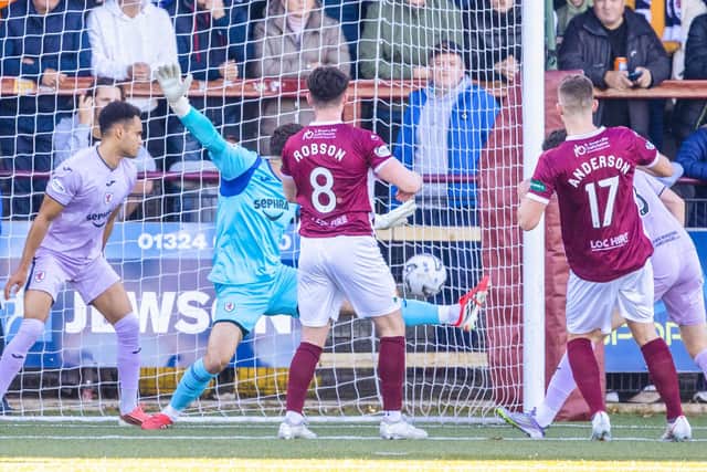 Stenhousemuir ace Michael Anderson scores to make it 1-0 against Raith Rovers (Photo: Alan Harvey/SNS Group)
