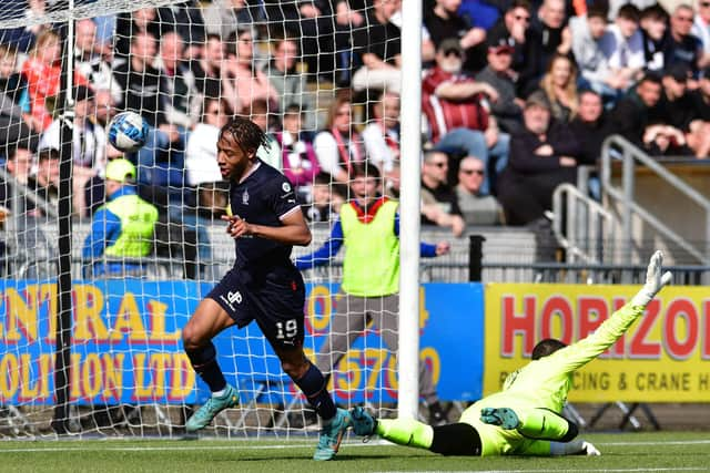 08-04-2023. Picture Michael Gillen. FALKIRK. Falkirk Stadium. Falkirk FC v Dunfermline Athletic FC. Season 2022 - 2023. Matchday 32. SPFL cinch League One. Second goal Falkirk Rumarn Burrell 19.