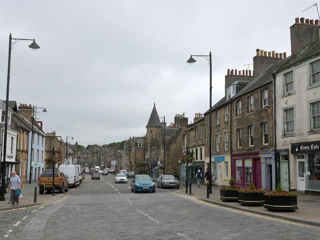 QR codes on benches could appear on Linlithgow High Street. Stock Picture Michael Gillen.