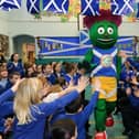 Clyde visits Airth Primary