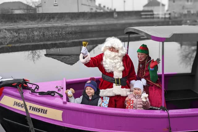 Santa arrives on Go Forth and Clyde's Jaggy Thistle