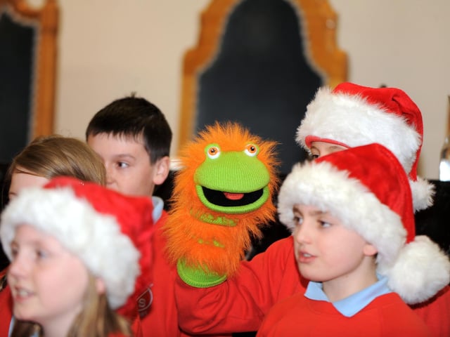 Falkirk Council Chambers, Ladeside Primary pupils singing Christmas carols to councillors, 2009.