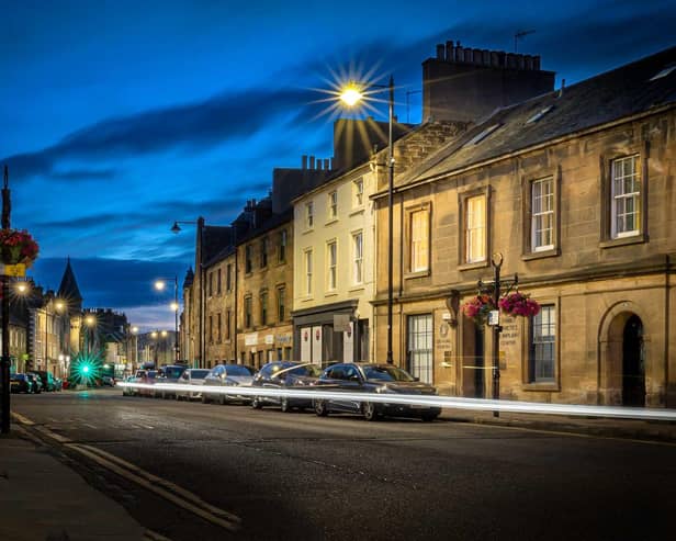 Stock photo of Linlithgow High Street.