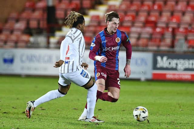 18-01-2025. Picture Michael Gillen. DUNFERMLINE. East End Park. Dunfermline Athletic FC v Stenhousemuir FC. Season 2024 - 2025. The Scottish Gas Men's Scottish Cup 4th Round. Dapo Mebude 62 and Scott McGill 23.