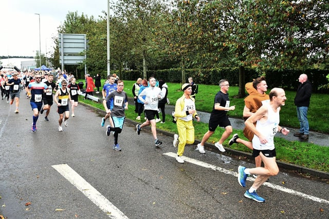 The runners head along the course through Denny and Bonnybridge.