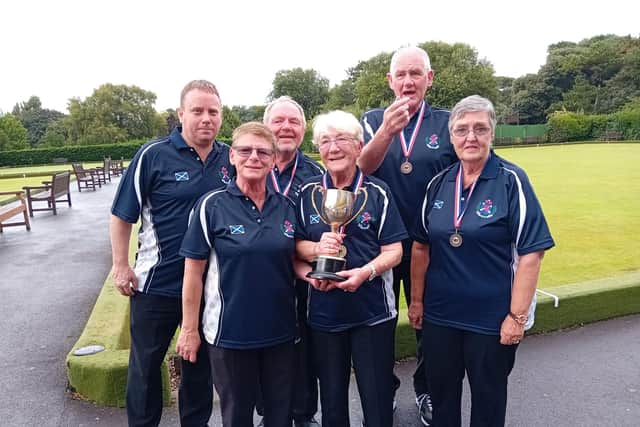 Forth Valley Visually Impaired Bowling Club received £2500 from Aldi's Scottish Sports Fund
(Picture: Submitted)