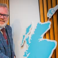 Falkirk MSP urges residents to give up smoking using free support service