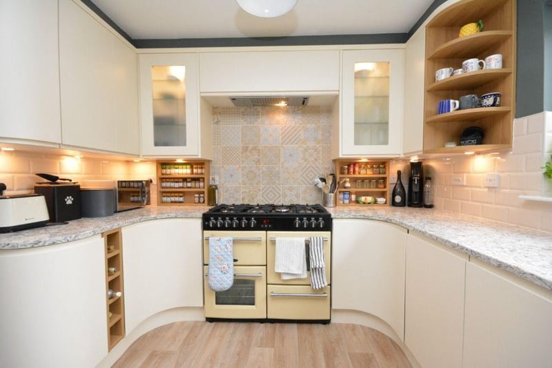 Dining kitchen.