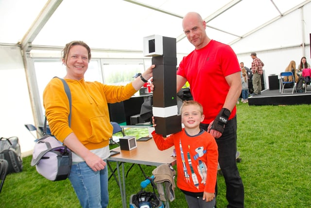 Yvonne and Kevin let their son Max (5), from Polmont, try out a periscope.