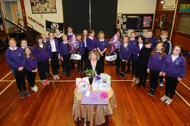 Shieldhill Primary School P7s say goodbye to Ms Robyn Wisbey as she retires after 12 years as head teacher of both Shieldhill and California primary schools