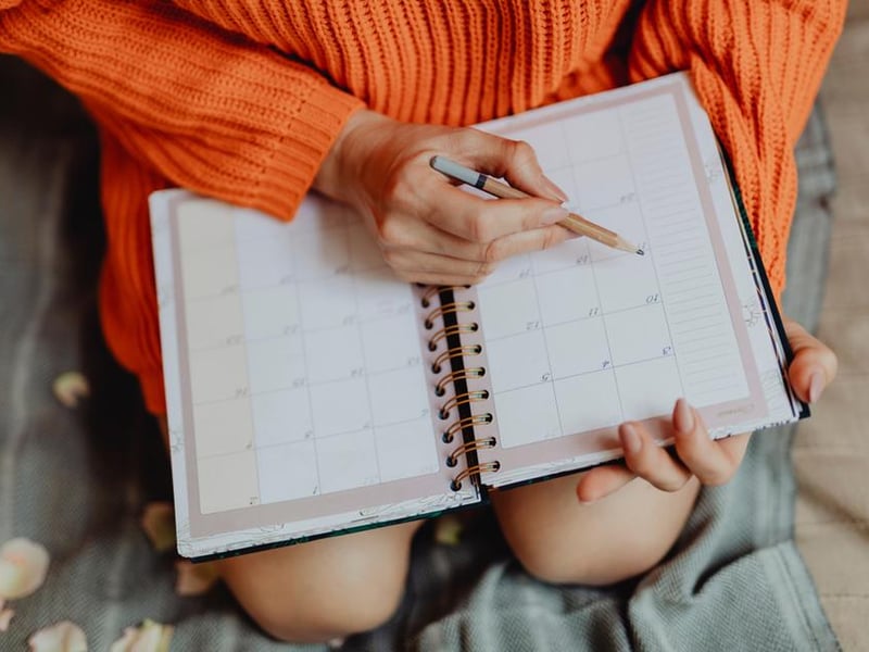 Plan out your daily activities to ensure you do not overexert yourself. Break down tasks into smaller, more manageable chunks to avoid feeling exhausted, and alternate between easy and harder activities.