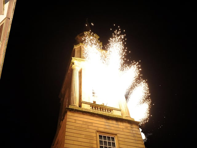 Falkirk Steeple Christmas lights switch on, 2012