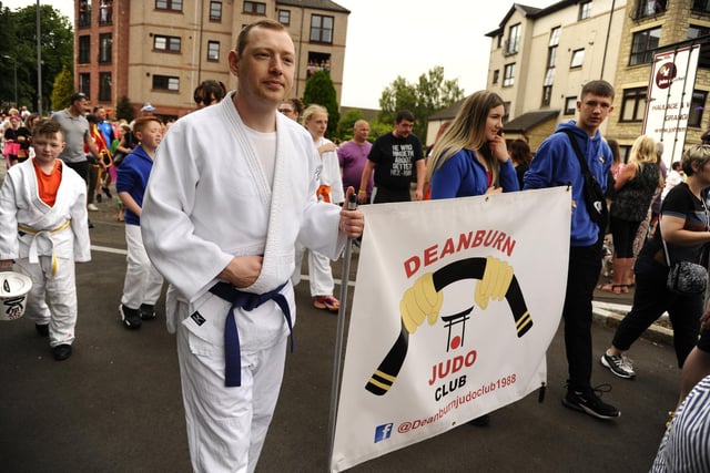 Deanburn Judo Club march to Zetland Park for Grangemouth Children's Day 
(Picture: Alan Murray)