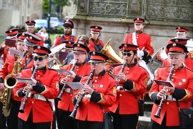 Linlithgow Reed Band play