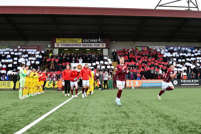 The players came out to a great welcome with a display set up by the Stenhousemuir fans