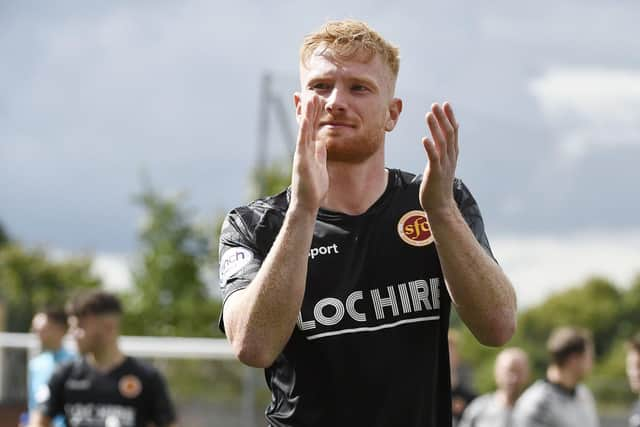 Euan O'Reilly applauds the home support at full time (Photo: Alan Murray)