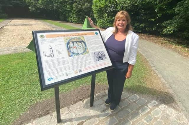Fiona Hyslop MSP unveiled a new plaque at the Carmelite Friary site.