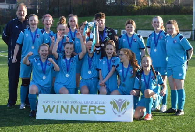 The team with the trophy (Pic Ian Dibdin)