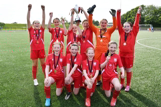 Delighted Bo’ness Public Primary’s team were the winners of the girls’ Bo’ness Fair Cup trophy
