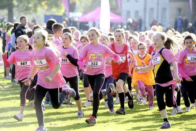 These runners vying for the best position.