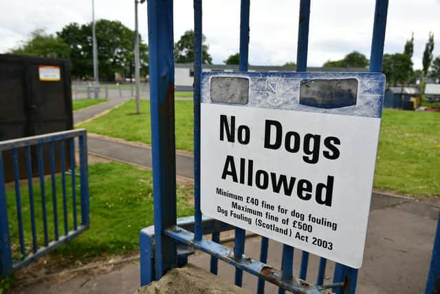 Falkirk Council signs warn of the financial penalties of dog fouling. Pic: Michael Gillen