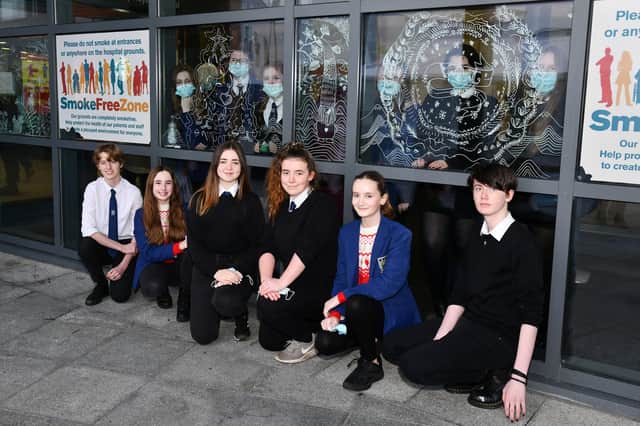 Larbert High art and design students visit the hospital to create festive glass illustrations.